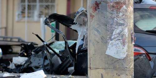 Joven malherido tras chocar contra un poste en Florida