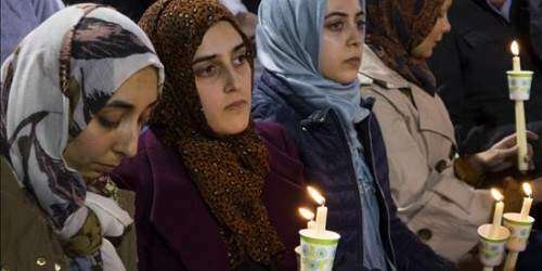 Velas, oraciones y un remanso de paz tras la tragedia de San Bernardino (ví