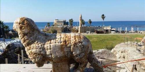 Descubren la talla de un cordero cerca de una antigua iglesia en Israel
