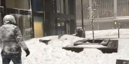 A mal tiempo, buen béisbol con Carlos Correa (vídeo)