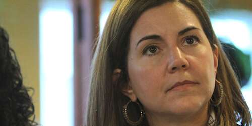 Orgullosa de sus negocios esposa de Pierluisi