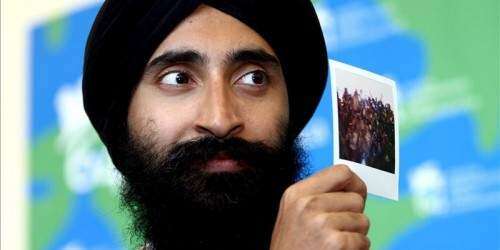 Aeroméxico impide a actor sij abordar vuelo a NY por usar turbante