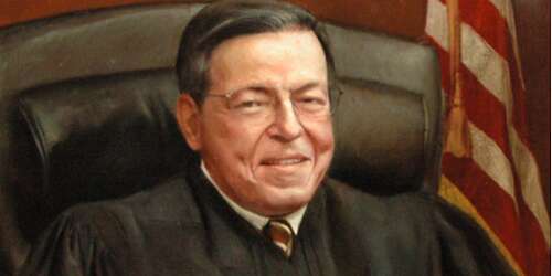 Juez federal ‘llanero solitario’ no se leyó al Supremo antes de negar matri