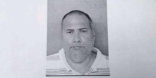 Acusan agente por amenazar de muerte a su esposa