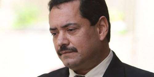 Roban maletín con chequera y expedientes a Ernie Cabán