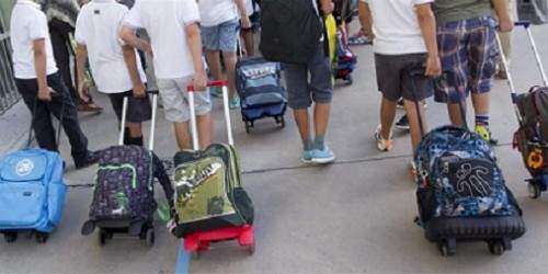 En peligro transportación de miles de estudiantes por impago