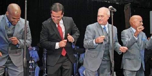 Ricardo Rosselló se une al frente con El Gran Combo (galería)