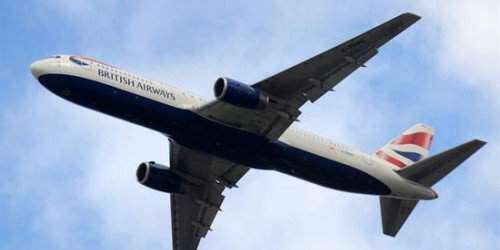 Investigan choque de un dron contra avión