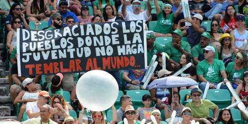 Justas LAI: Esporádicas protestas en el desfile de universidades (galería)