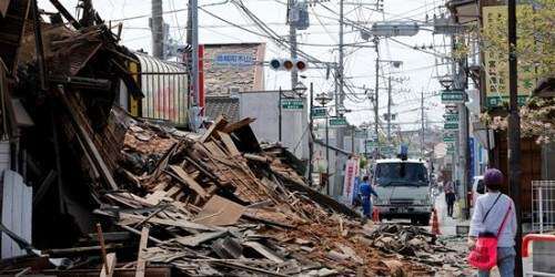 Dos potentes seísmos sacuden Japón y causan mas de 30 muertos y miles herid
