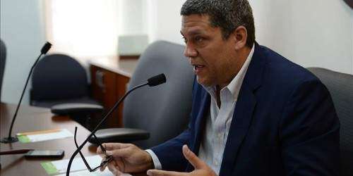Exhortan devolver asignaciones legislativas