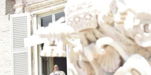 El Papa pide castigar a autores de abusos a menores