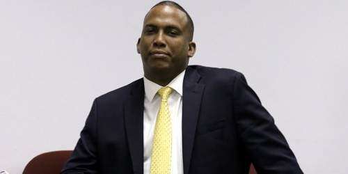 Defienden estilo del abogado de ‘El Manco’ con todo y ‘fan page’ en FB