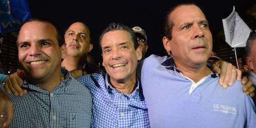 Escasa participación electoral no entierra el fervor ‘azul’ (galería y víde