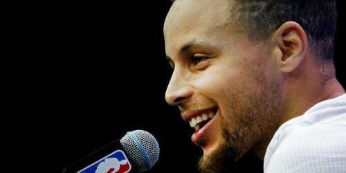 Multas de $25,000 a Curry y Kerr por criticar a árbitros