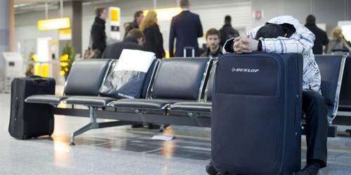 Lo hospitalizaron por pasar 10 días en un aeropuerto esperando una cita