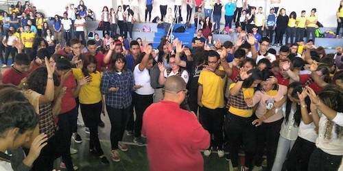 Prédicas de ‘El Father’ en escuelas públicas llegan al tribunal (documento)