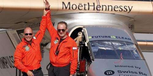 El avión solar comienza su última etapa para completar la vuelta al mundo (