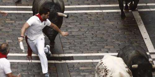 Catorce heridos en el tercer encierro de los sanfermines de Pamplona (vídeo