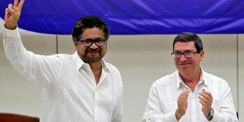 Gobierno y las FARC rubrican acuerdo final para la paz en Colombia