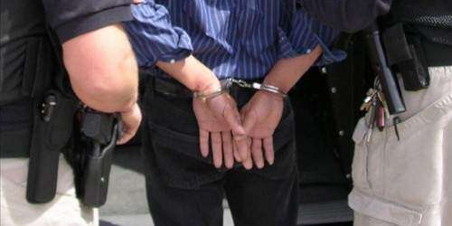 Caen hijo de alcalde y empleados municipales en redada