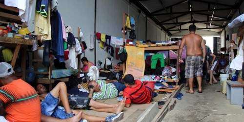 Colombia deporta 14 cubanos hacinados en frontera con Panamá