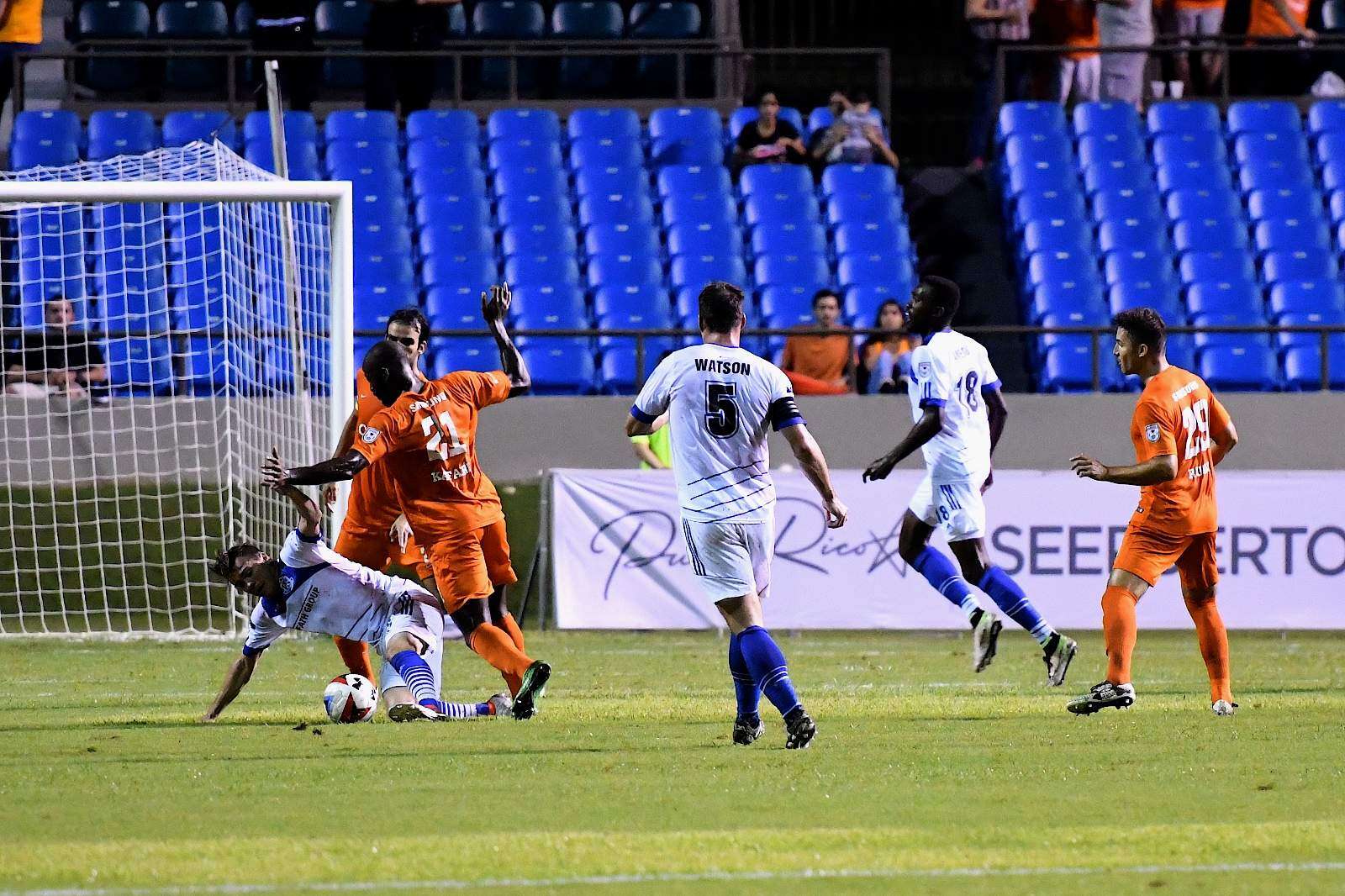 Sufre el PRFC su primera derrota en casa (galería)