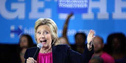 Clinton aumenta ligeramente su ventaja sobre Trump