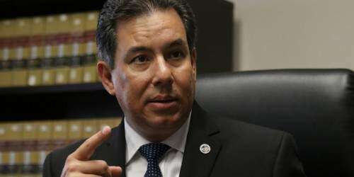 Contralor electoral propone control de cuentas bancarias de políticos para