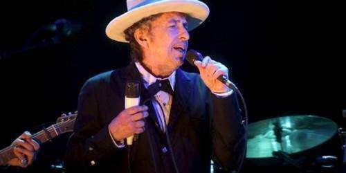 Bob Dylan reconoce el Nobel en su página web y después rectifica