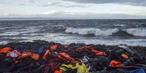 Mueren mil refugiados más que el año pasado en aguas del Mediterráneo