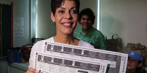 Santiago hace fila para el voto íntegro por el PIP