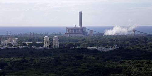 En Salinas, la lluvia trae consigo las cenizas de carbón
