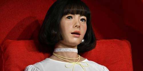 Una androide hiperrealista conducirá programa en Japón