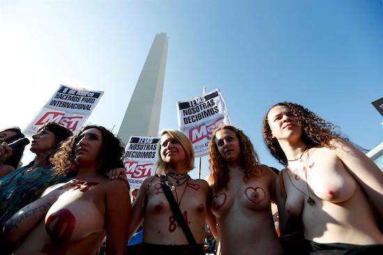 ‘Tetazo’ argentino contra la cosificación de la mujer (galería)
