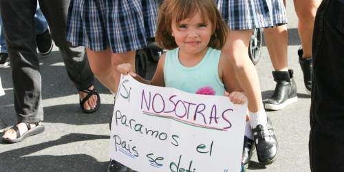 Se viste de violeta la revolución