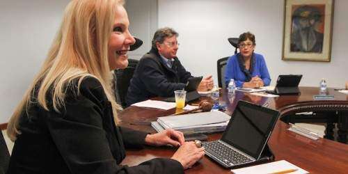 Identifican $100 millones en servicios que el Gobierno puede contratar a la