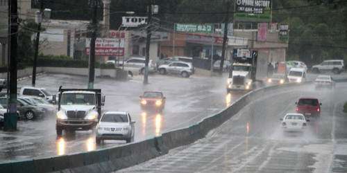 Vaguada dominará el fin de semana con aguaceros y tronadas