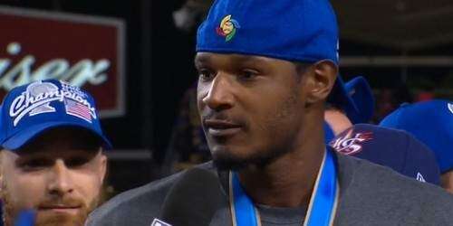 Adam Jones se saca la ‘espinita’ (video)