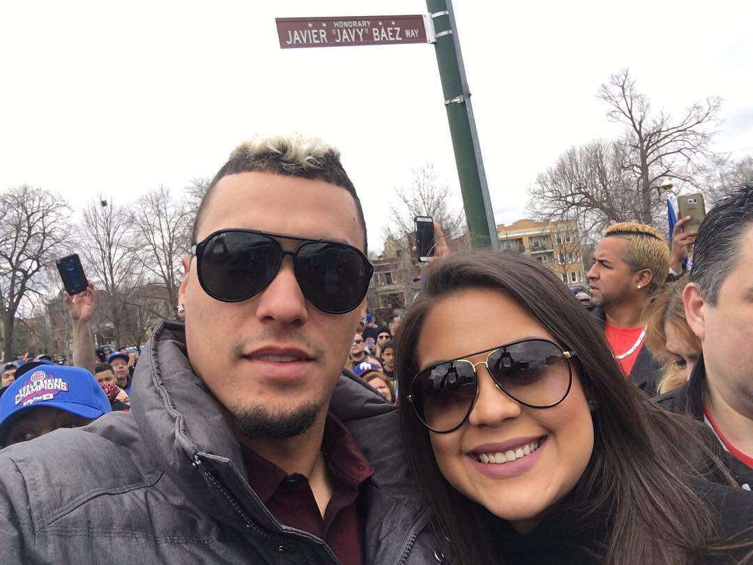 Honran a Javy Báez con calle en Chicago