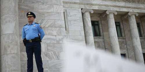 ‘Barrilitos’ legislativos sobreviven a la quiebra del Gobierno (documentos)