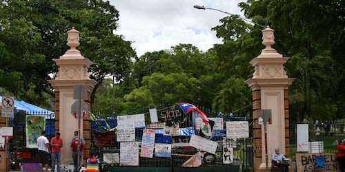 No quedan solos los portones de la UPRRP mientras transcurre asamblea