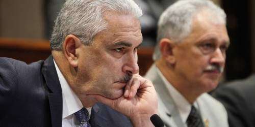 Advierten a la JCF que se ajuste también los pantalones