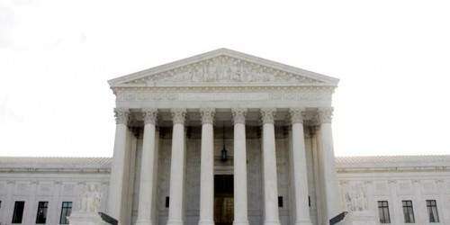 Supremo de EE.UU. limita capacidad del Gobierno para arrebatar la ciudadaní