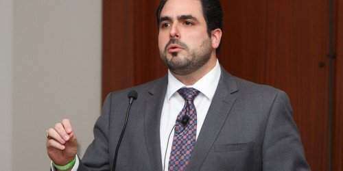 Gobierno asegura que la Junta no puede implementar reducción de jornada