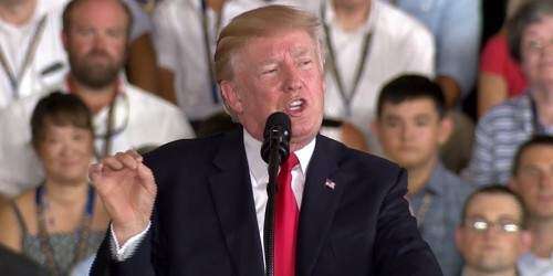 Trump dona sueldo de su segundo trimestre a Educación