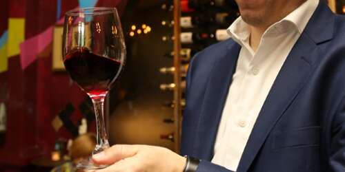 Gigante digital incursiona en el negocio del vino