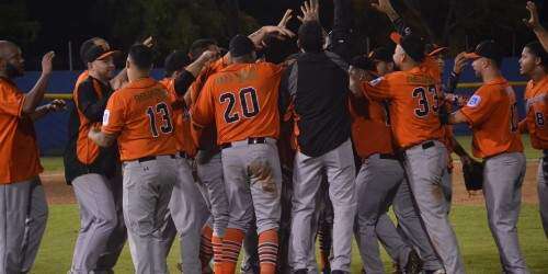 Sultanes y Brujos se coronan campeones de sección