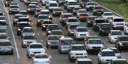 Camión provoca congestión vehicular en San Juan