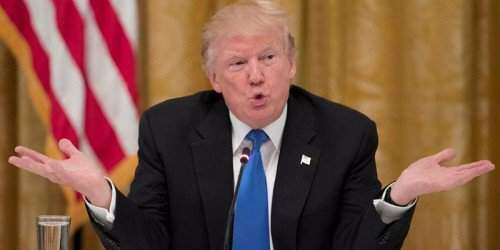 Cantante alega que lo deportaron por imitar a Trump